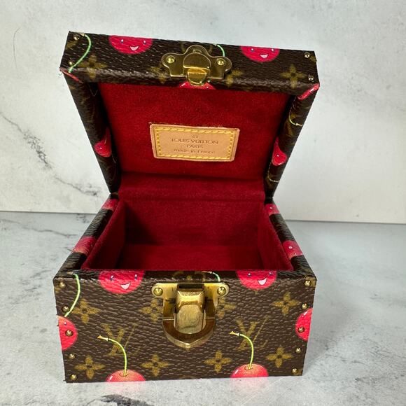 Louis Vuitton Cherry Trunk Case Ring Box Monogram Cerises Mini Vintage Murakami - Picture 12 of 14